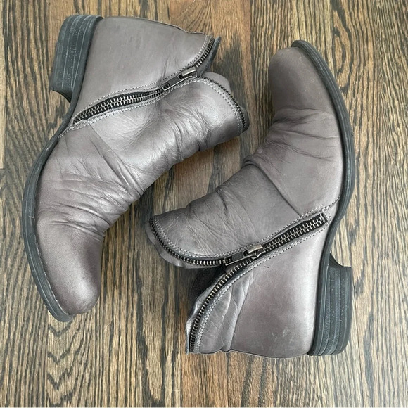 Miz Mooz Luna gray ruched leather ankle boots size 6.5 - Picture 5 of 9